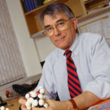 Prof. Dr. David Bundle