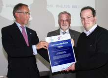 Preisträger Matthias Lüke (re.): Transfer für die Augenchirurgie